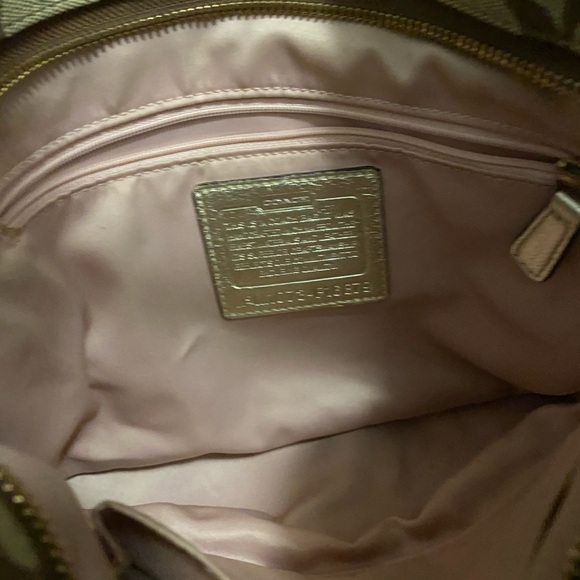 Coach - Picture 3 of 4